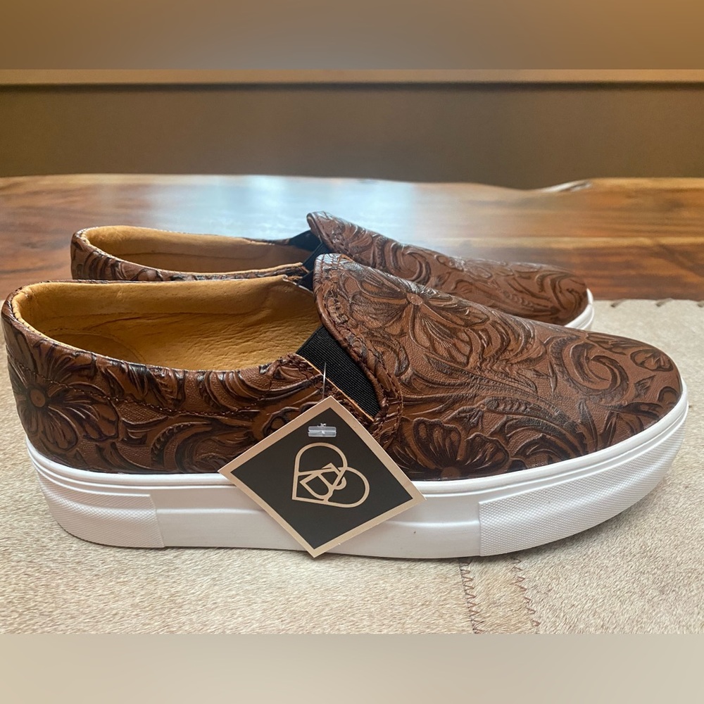 Embossed leather loafers